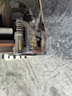 Foto de PINZA DE FRENO TRASERA IZQUIERDA FORD MONDEO BERLINA (GE) 2.0 TDCi CAT (131 CV / 96 KW)