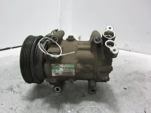 Foto de COMPRESOR AIRE ACONDICIONADO RENAULT CLIO II FASE II (B/CB0) 1.5 dCi Diesel (82 CV / 60 KW) referencia 8200315744 foto 7