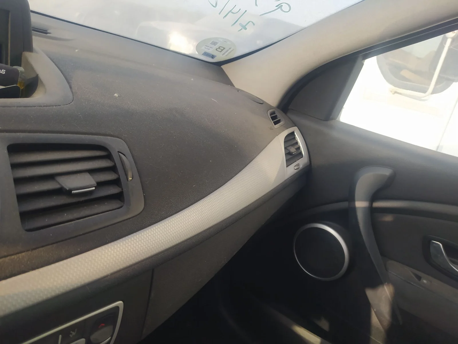 Foto de AIRBAG DELANTERO DERECHO RENAULT MEGANE III SPORT TOURER 1.9 dCi Diesel (131 CV / 96 KW) referencia 985153681R