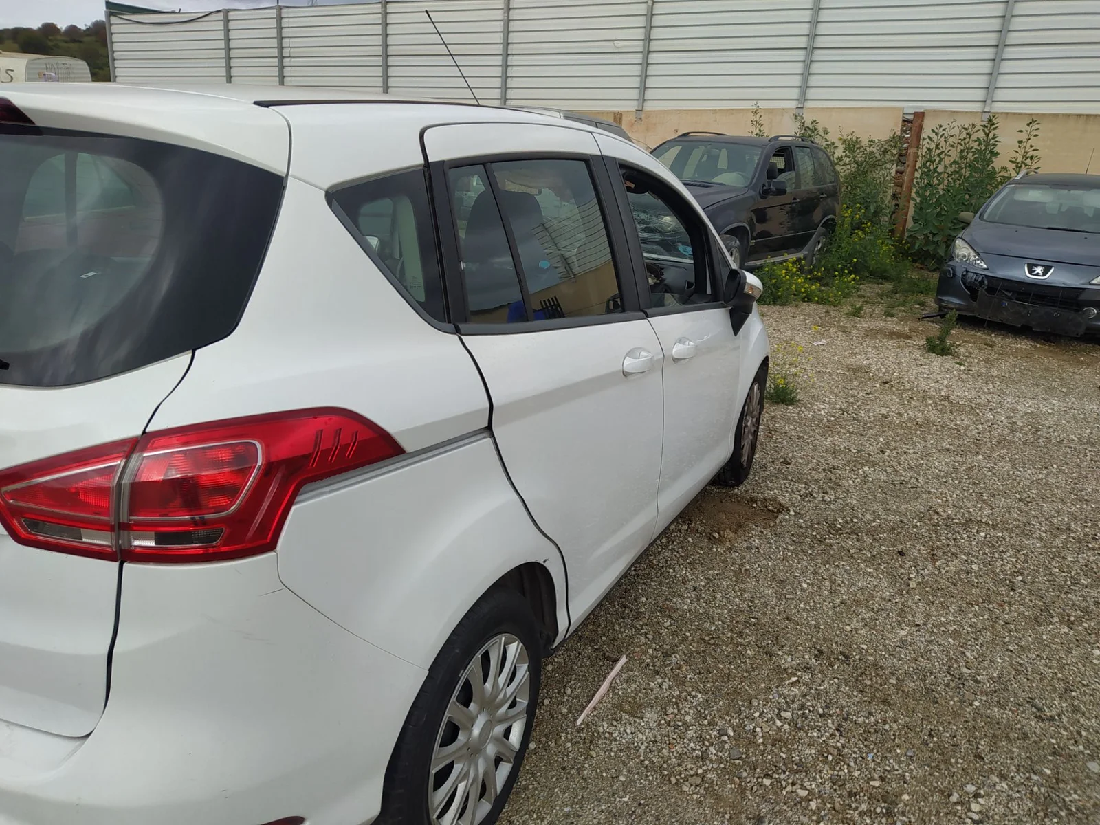 Foto de PUENTE TRASERO FORD B-MAX (CB2) 1.5 TDCi CAT (95 CV / 70 KW) referencia 1871476