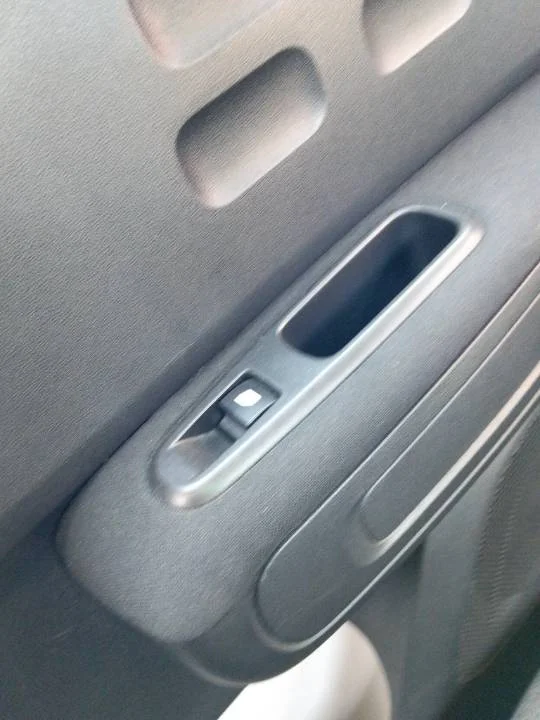 Foto de MANDO ELEVALUNAS TRASERO DERECHO CITROEN C3