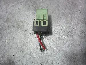 Foto de RELE BMW SERIE 3 COMPACTO (E46) M47N204D4 referencia 61368373700