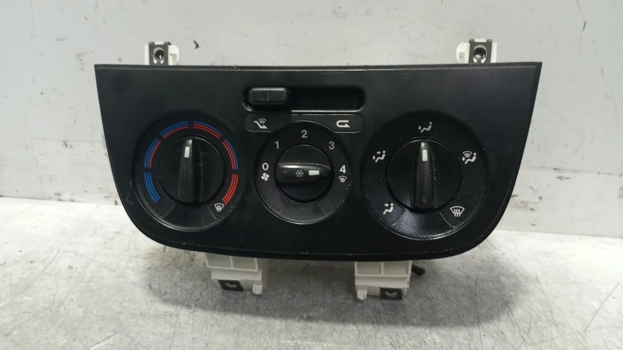 Foto de MANDO CALEFACCION / AIRE ACONDICIONADO FIAT III FIORINO (225) 1.3 16V JTD CAT (75 CV / 55 KW) referencia 0735462118