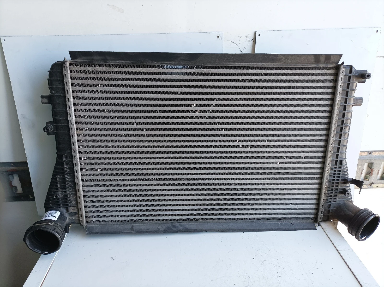 Foto de INTERCOOLER VOLKSWAGEN PASSAT BERLINA (3C2) 2.0 TDI (140 CV / 103 KW) referencia 3C0145803G