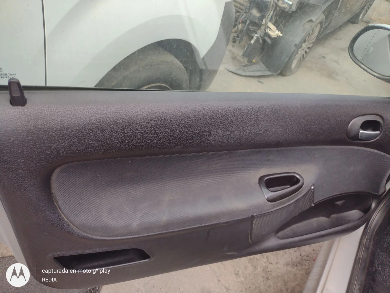 Foto de GUARNECIDO PUERTA DELANTERA IZQUIERDA PEUGEOT 206 1.4 HDi (68 CV / 50 KW) referencia 9331EF
