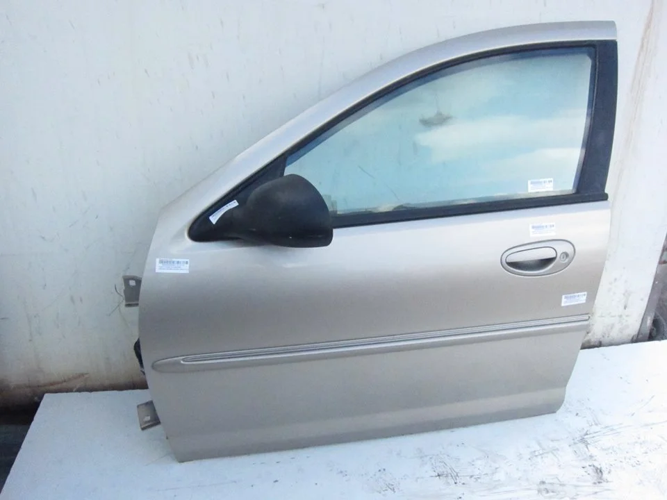 Foto de PUERTA DELANTERA IZQUIERDA CHRYSLER SEBRING JR 41 BERLINA 2.7 CAT (203 CV / 149 KW)