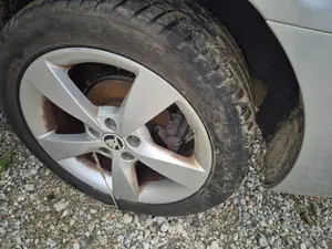 Foto de MANGUETA TRASERA IZQUIERDA SKODA RAPID (NH) 1.2 8V TSI (86 CV / 63 KW)