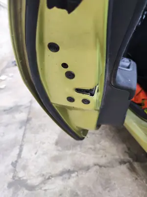 Foto de CERRADURA PUERTA TRASERA IZQUIERDA RENAULT MEGANE II BERLINA 5P 1.6 CAT (113 CV / 83 KW) referencia 8200028429