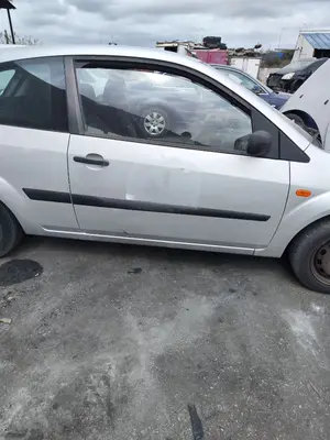 Foto de PUERTA DELANTERA DERECHA FORD FIESTA (CBK) 1.4 TDCi CAT (68 CV / 50 KW) referencia 1692529