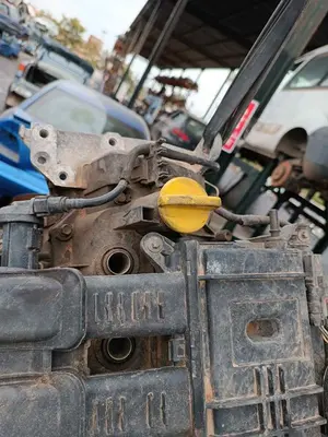 Foto de MOTOR COMPLETO RENAULT CLIO II FASE II (B/CB0) referencia D4F03 foto 8