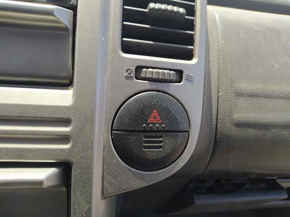 Foto de WARNING NISSAN X-TRAIL (T30) 2.2 16V Turbodiesel CAT (114 CV / 84 KW) referencia 6321U