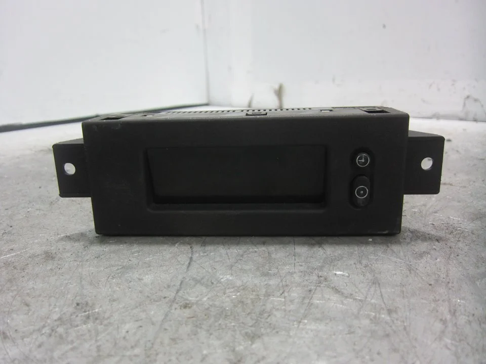 Foto de PANTALLA MULTIFUNCION OPEL CORSA C 1.3 16V CDTI CAT (Z 13 DT / LN9) (69 CV / 51 KW) referencia 13208191