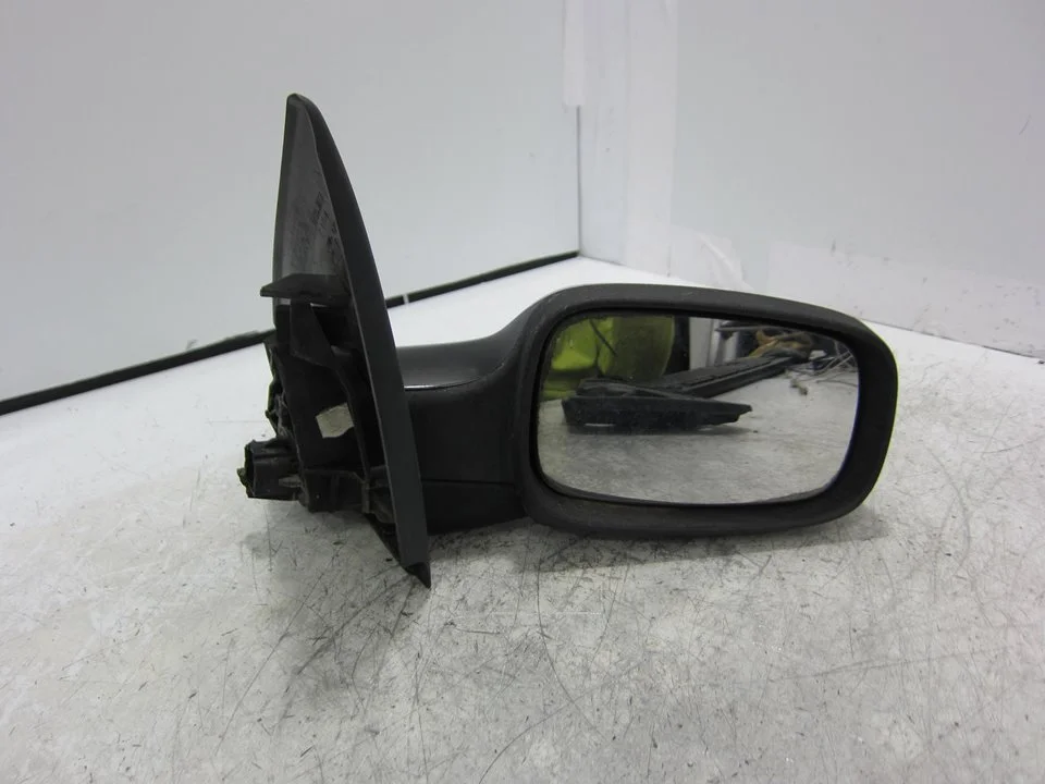 Foto de RETROVISOR DERECHO RENAULT MEGANE II BERLINA 3P 1.5 dCi Diesel (101 CV / 74 KW) referencia 1105
