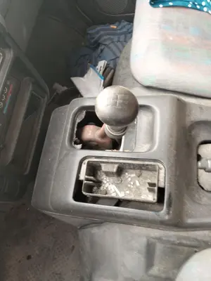 Foto de VARILLAJE CAMBIO NISSAN VANETTE CARGO 2.3 Diesel (75 CV / 55 KW)