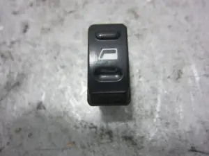 Foto de MANDO ELEVALUNAS DELANTERO IZQUIERDO CITROEN XSARA BERLINA 1.9 Diesel (69 CV / 51 KW) referencia 22681 foto 1