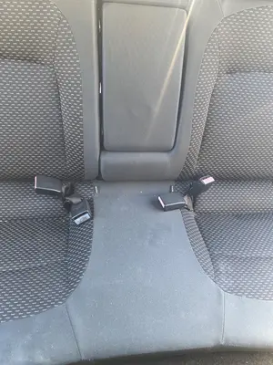 Foto de ENGANCHE CINTURON TRASERO IZQUIERDO NISSAN QASHQAI (J10) 2.0 16V CAT (141 CV / 104 KW)