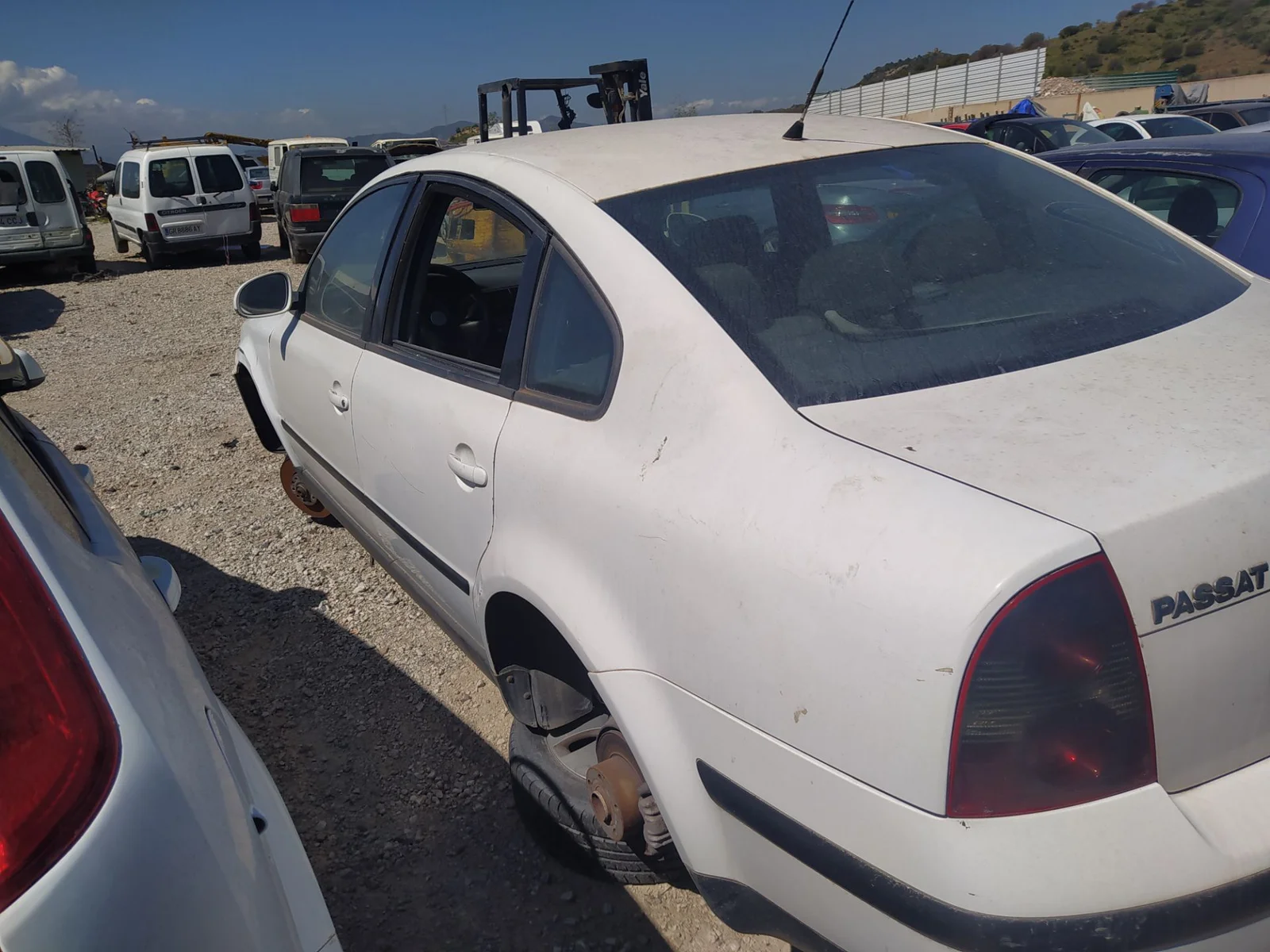 Foto de LUNA TRASERA IZQUIERDA VOLKSWAGEN PASSAT BERLINA (3B3) 1.9 TDI (131 CV / 96 KW) referencia 3B5845025