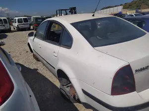 Foto de LUNA TRASERA IZQUIERDA VOLKSWAGEN PASSAT BERLINA (3B3) 1.9 TDI (131 CV / 96 KW) referencia 3B5845025