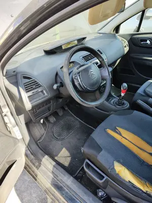 Foto de SALPICADERO CITROEN C4 COUPE 1.4 16V (88 CV / 65 KW) foto 2