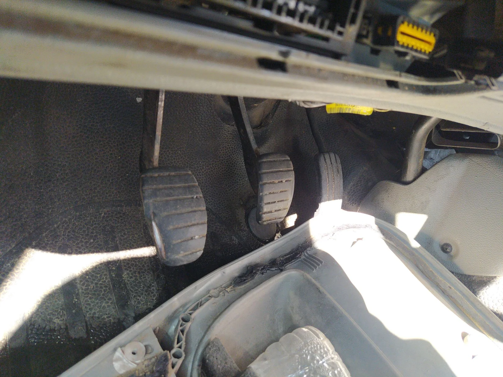 Foto de PEDAL EMBRAGUE RENAULT KANGOO I (F/KC0) 1.5 dCi Diesel (68 CV / 50 KW)