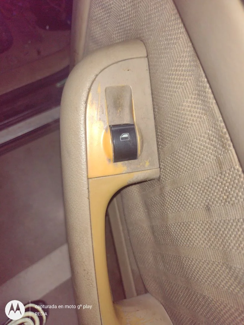 Foto de MANDO ELEVALUNAS TRASERO DERECHO AUDI A6 BERLINA (4B2) 1.9 TDI (131 CV / 96 KW)