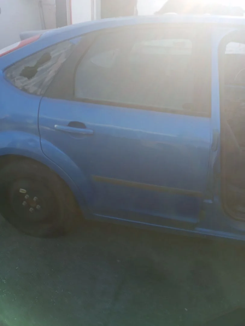 Foto de PUERTA TRASERA DERECHA FORD FOCUS BERLINA (CAP) 1.6 TDCi CAT (109 CV / 80 KW)