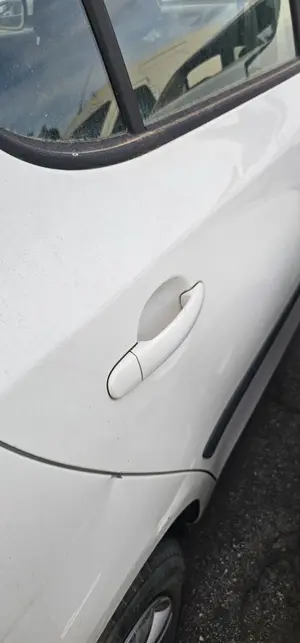 Foto de MANETA EXTERIOR TRASERA DERECHA SKODA FABIA (5J2) 1.2  (60 CV / 44 KW) referencia 3B0837205G 01C