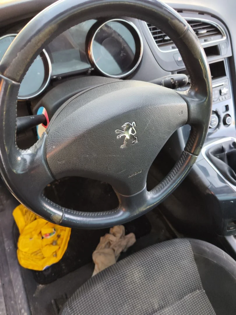 Foto de AIRBAG DELANTERO IZQUIERDO PEUGEOT 5008 1.6 HDi FAP CAT (9HZ / DV6TED4) (109 CV / 80 KW)
