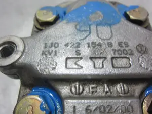 Foto de BOMBA DIRECCION VOLKSWAGEN GOLF IV VARIANT (1J5)(05.1999) referencia 1J0422154B foto 4