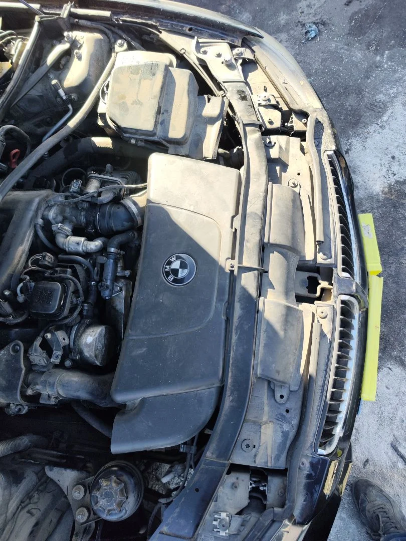Foto de PANEL FRONTAL BMW SERIE 3 BERLINA (E90) 2.0 16V Diesel (163 CV / 120 KW)