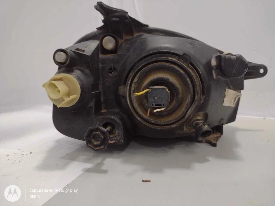 Foto de FARO IZQUIERDO OPEL CORSA B 1.2 (45 CV / 33 KW) referencia 085132