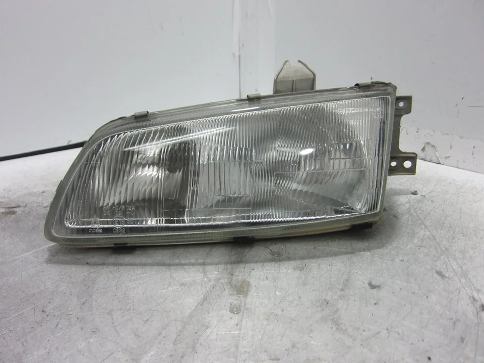 Foto de FARO IZQUIERDO HYUNDAI H-1 STAREX () 2.5 Turbodiesel (99 CV / 73 KW) referencia 921014AXXX