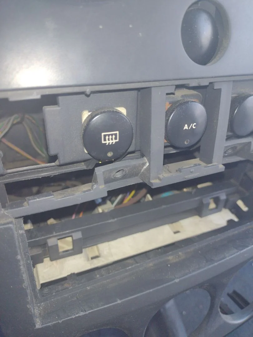 Foto de INTERRUPTOR PEUGEOT PARTNER (S2) 1.9 Diesel (69 CV / 51 KW)
