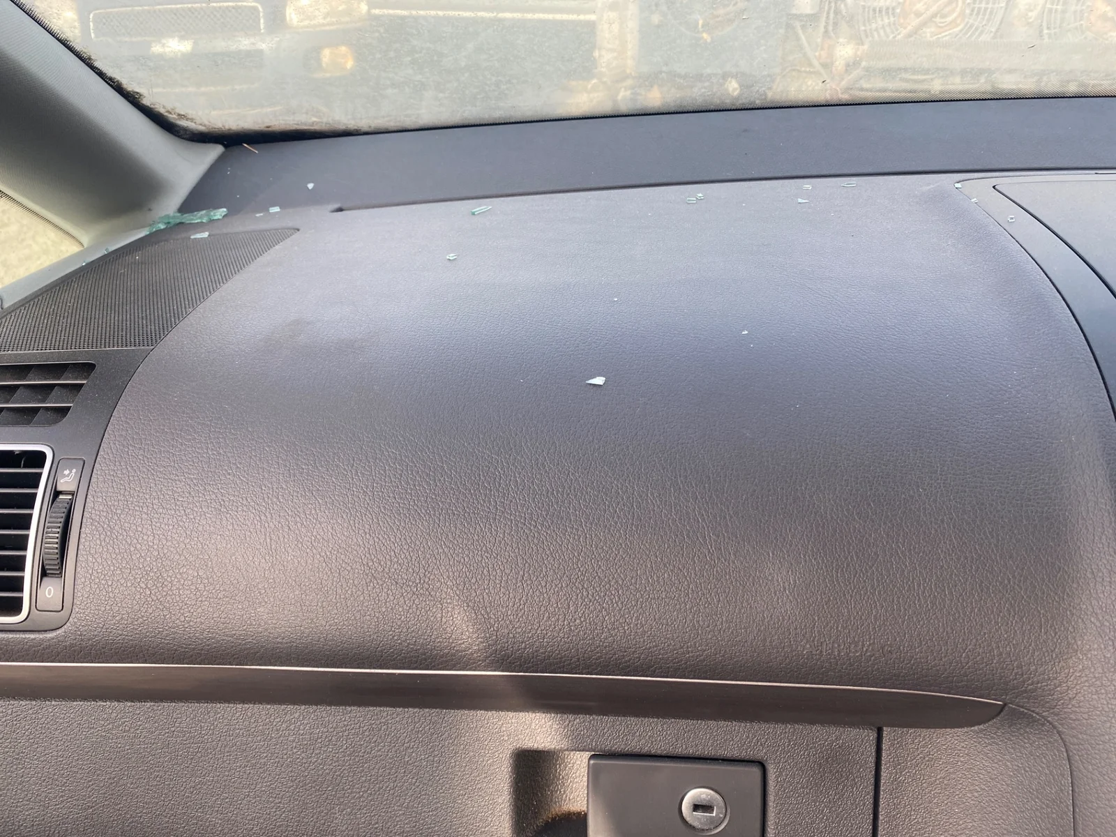 Foto de AIRBAG DELANTERO IZQUIERDO VOLKSWAGEN TOURAN (1T3) 1.6 TDI DPF (105 CV / 77 KW)