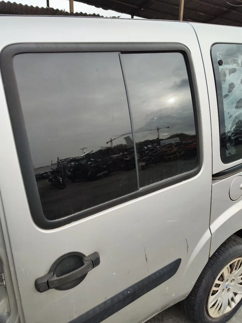 Foto de LUNA TRASERA IZQUIERDA FIAT I DOBLÒ (119) 1.9 Diesel CAT (63 CV / 46 KW) referencia 0051848666