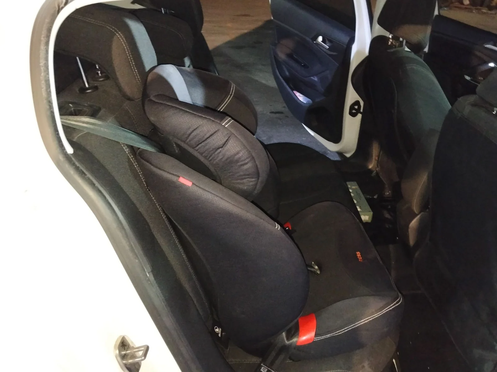 Foto de ASIENTOS TRASEROS PEUGEOT 308
