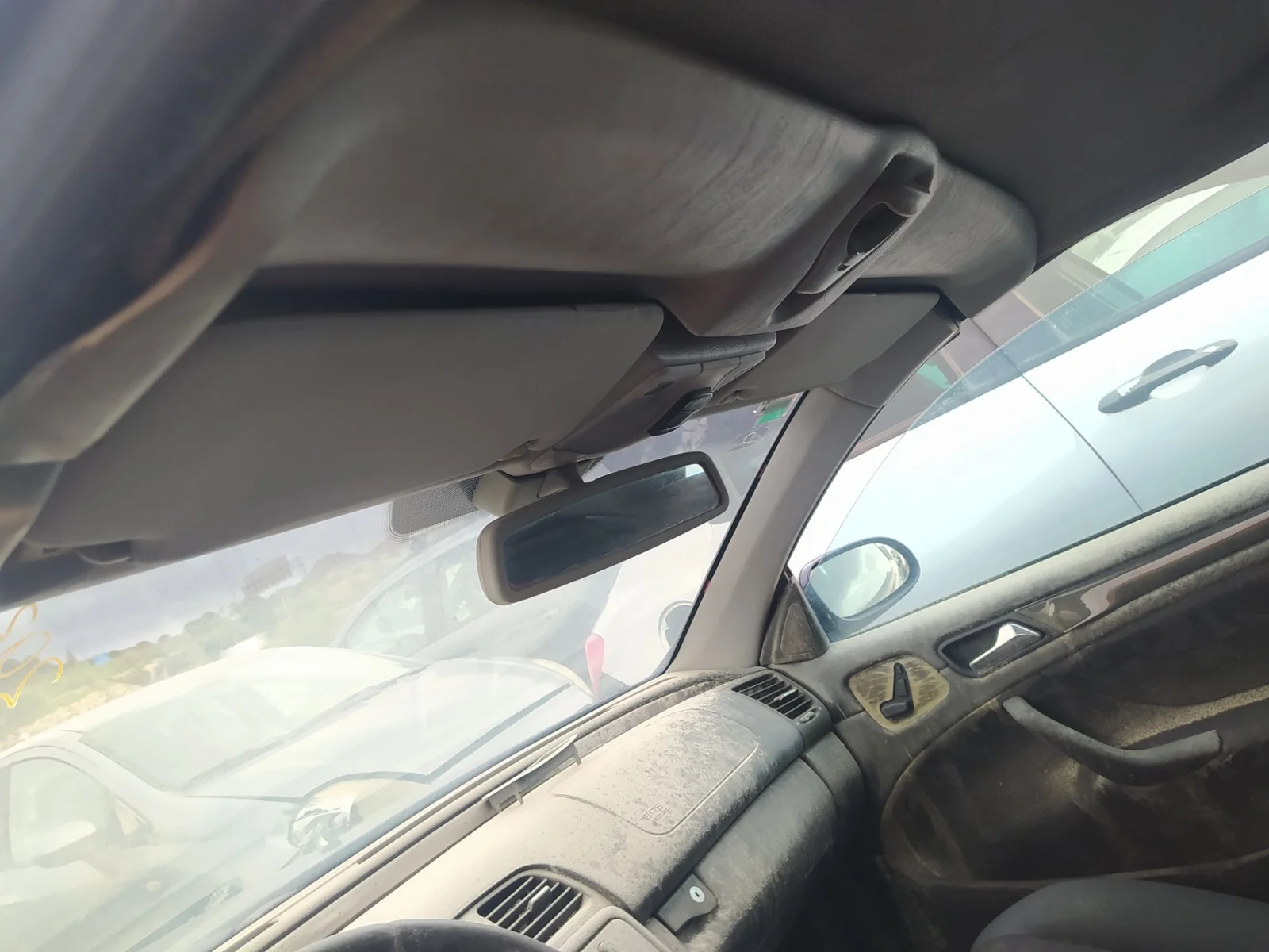 Foto de RETROVISOR INTERIOR MERCEDES-BENZ CLK (BM 208) CABRIO 2.0 16V CAT (136 CV / 100 KW)