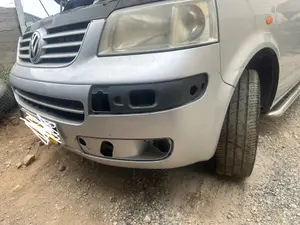 Foto de PARAGOLPES DELANTERO VOLKSWAGEN T5 TRANSPORTER BUS (7H) 2.5 TDI (131 CV / 96 KW) foto 3