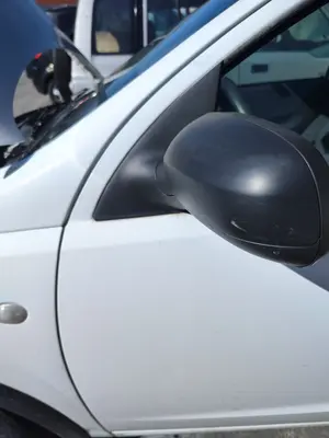 Foto de RETROVISOR IZQUIERDO OPEL CORSA C 1.2 16V CAT (Z 12 XE / LW4) (75 CV / 55 KW) foto 2