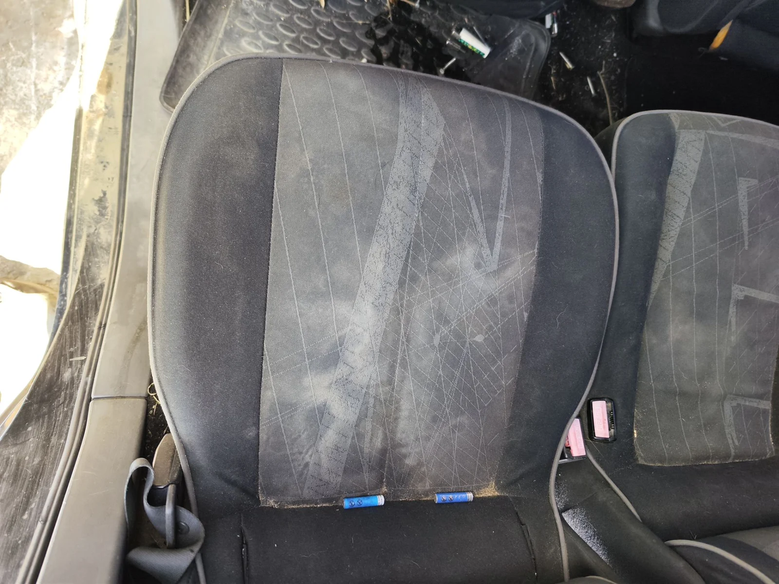 Foto de ASIENTOS TRASERO IZQUIERDO RENAULT SCENIC II (JM) 1.9 dCi Diesel (120 CV / 88 KW) referencia 7701055925