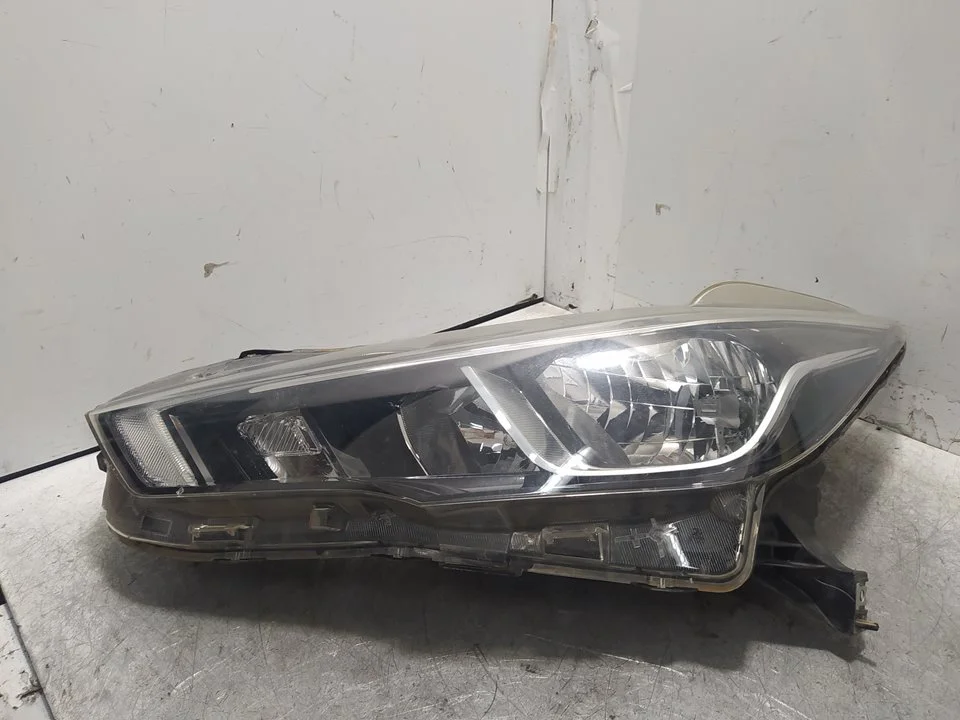 Foto de FARO IZQUIERDO NISSAN MICRA (K14) 0.9 CAT (90 CV / 66 KW) referencia 260605FA0A