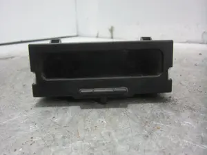 Foto de PANTALLA MULTIFUNCION RENAULT MEGANE II CLASSIC BERLINA 1.5 dCi Diesel (101 CV / 74 KW) referencia 8200107839B