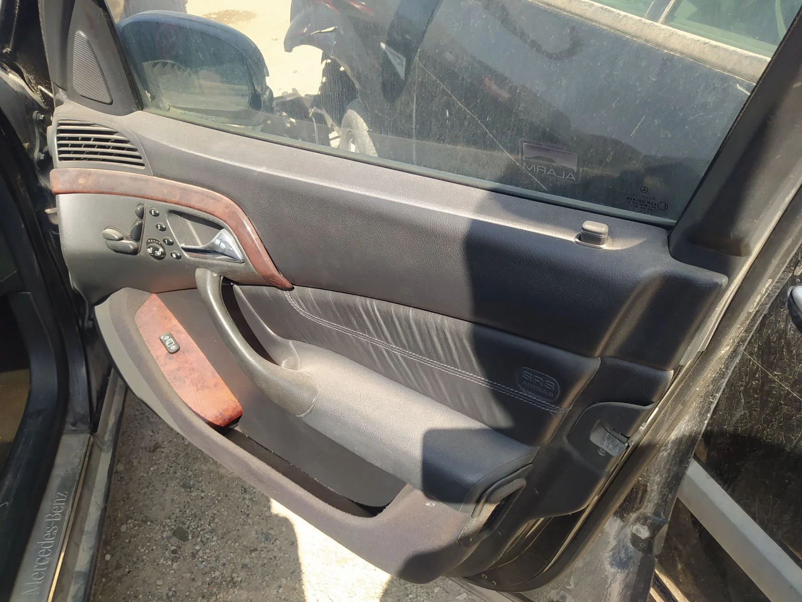 Foto de MANETA INTERIOR DELANTERA DERECHA MERCEDES-BENZ CLASE S (BM 220) BERLINA 5.0 V8 24V CAT (306 CV / 225 KW)