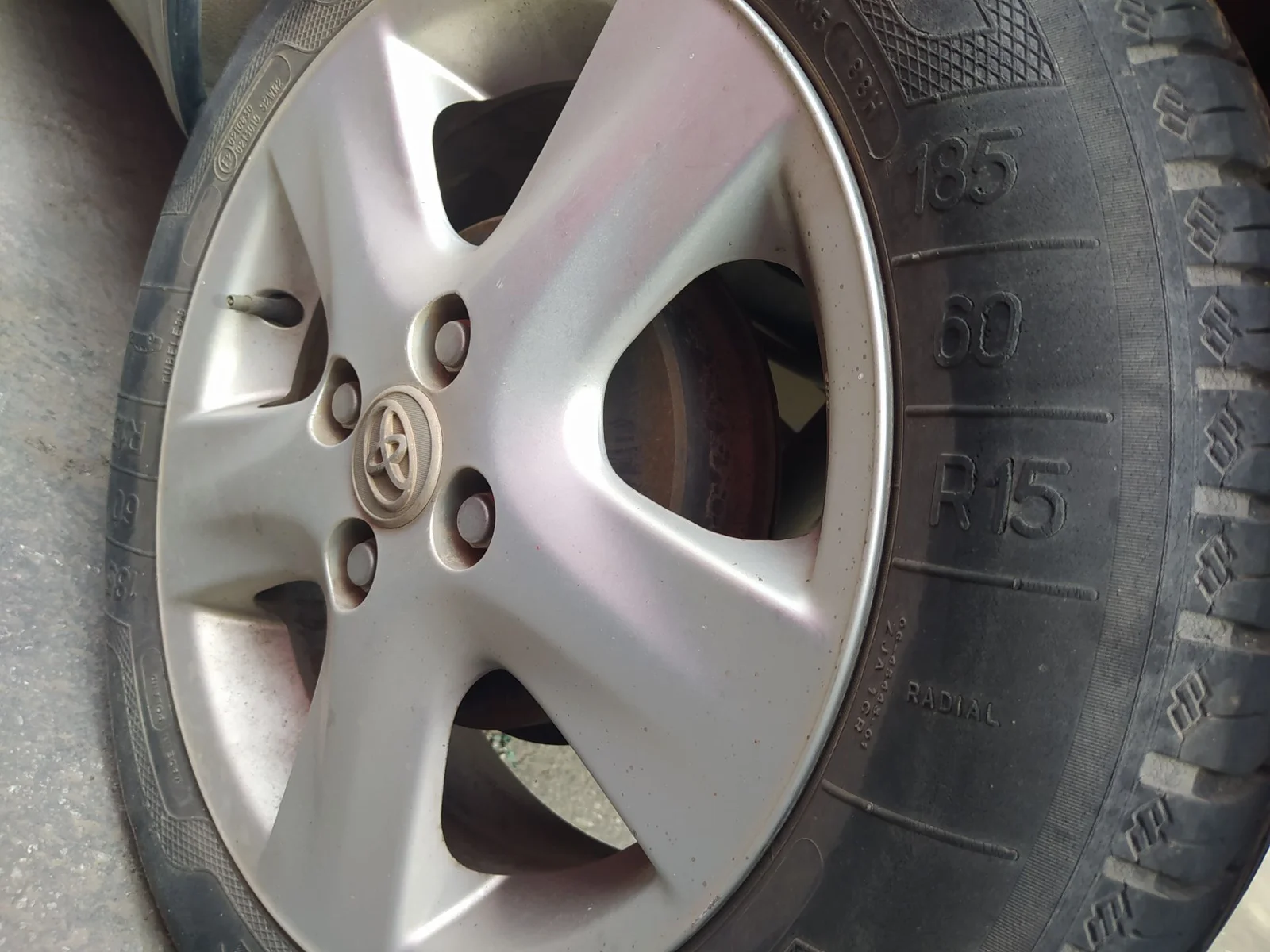 Foto de LLANTA TOYOTA YARIS (KSP9/SCP9/NLP9) 1.4 Turbodiesel CAT (90 CV / 66 KW)