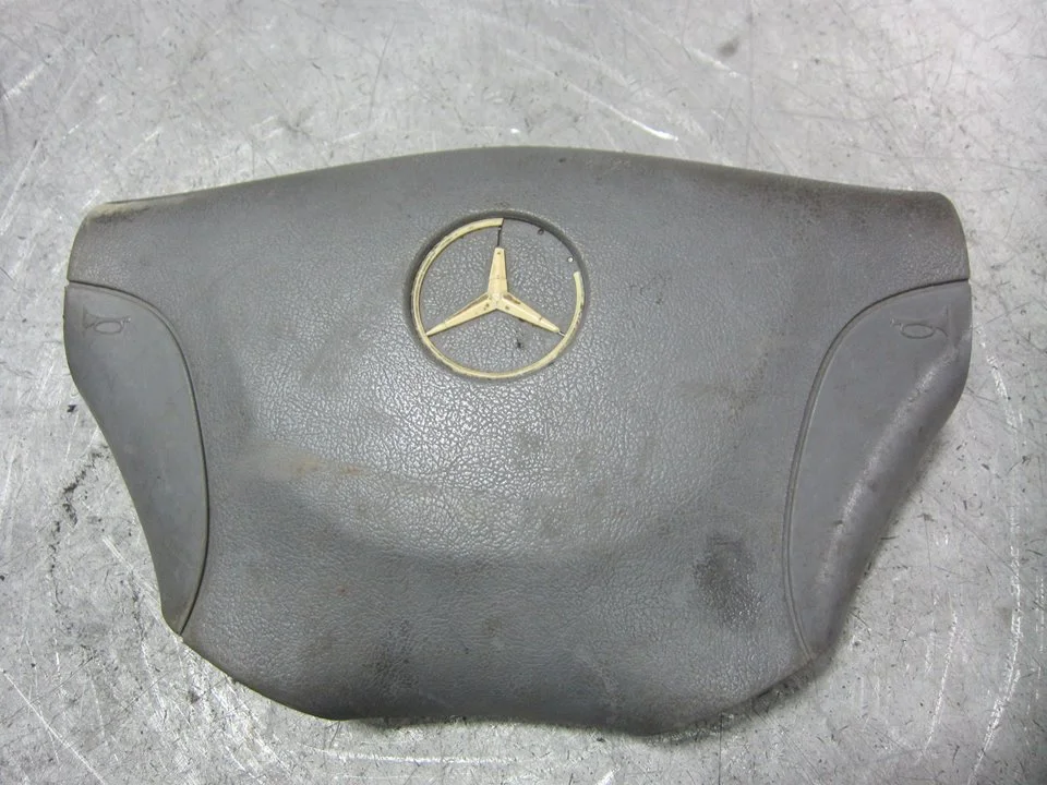 Foto de NO IDENTIFICADO MERCEDES-BENZ VITO FURGÓN (638) 2.2 16V CDI Turbodiesel CAT (82 CV / 60 KW)