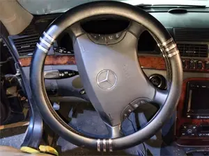 Foto de VOLANTE MERCEDES-BENZ CLASE S (BM 220) BERLINA