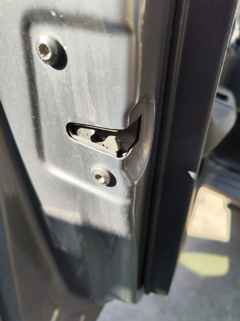 Foto de CERRADURA PUERTA DELANTERA IZQUIERDA SEAT IBIZA (6L1) 1.9 TDI (101 CV / 74 KW)