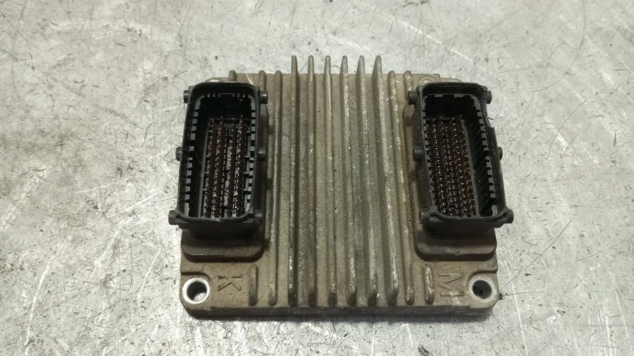 Foto de CENTRALITA MOTOR UCE OPEL CORSA C 1.7 16V DI CAT (Y 17 DTL / LK8) (65 CV / 48 KW) referencia 8972333706