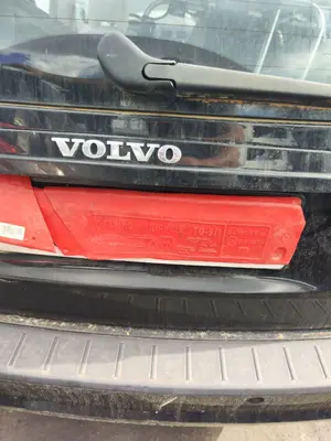 Foto de CERRADURA MALETERO / PORTON VOLVO V50 FAMILIAR 2.0 Diesel CAT (136 CV / 100 KW)