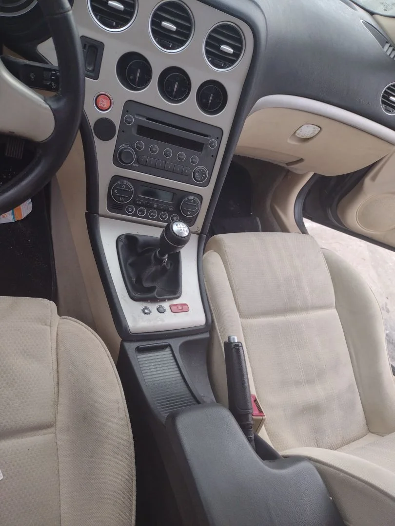Foto de CONSOLA CENTRAL ALFA ROMEO 159 (140) 1.9 JTD (M) 16V CAT (150 CV / 110 KW)